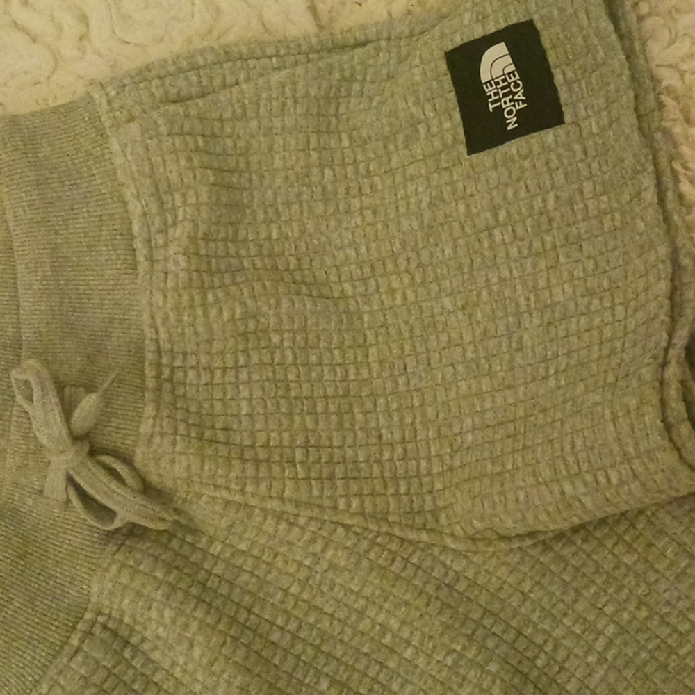 Shorts - Picture 3 of 9